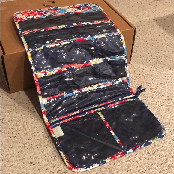 Vera Bradley Other - Very Bradley Bowtiful Life Jewelry Organizer